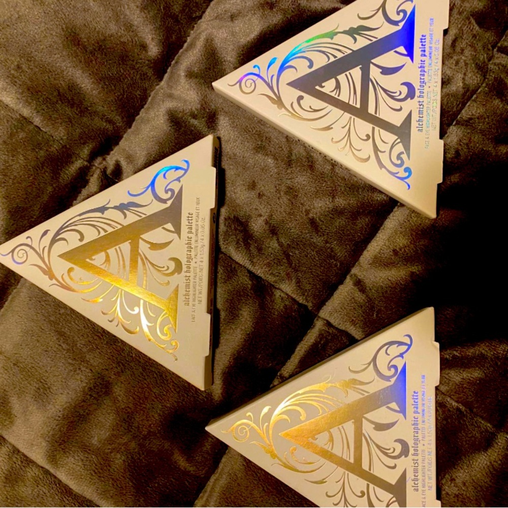 NEW UNOPENED Kat Von D alchemist holographic pallet